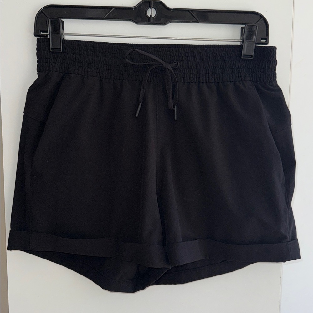Lululemon spring breakaway shorts - Picture 5 of 8